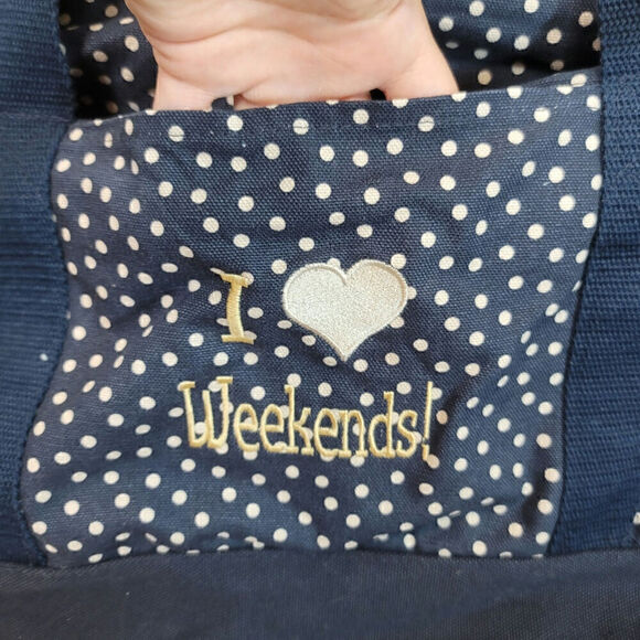 THIRTY-ONE BAGS FOLD OVER WEEKENDER BAG in NAVY DANCING DOTS "I ♡ WEEKENDS" - Picture 2 of 16